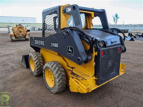 john deere 318e skid steer